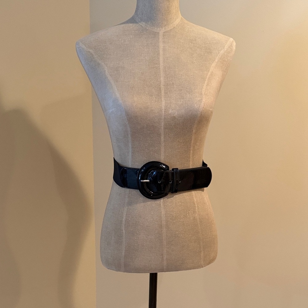 Lafayette 148 Elegant Black Belt with Round Buckle